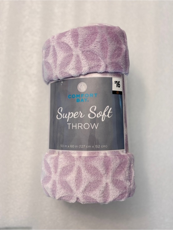 Comfort Bay Other - Comfort Bay Lavender Patterned Super Soft Throw Blanket